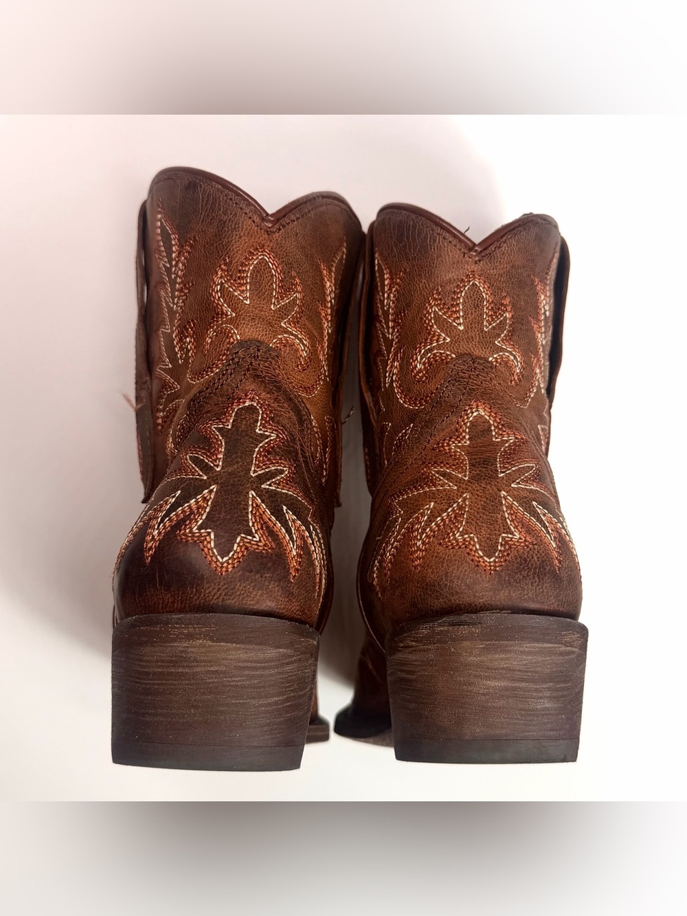 Ariat Women’s Carlin Embroidered Western Leather Ankle Booties Size - 7B - Picture 10 of 10